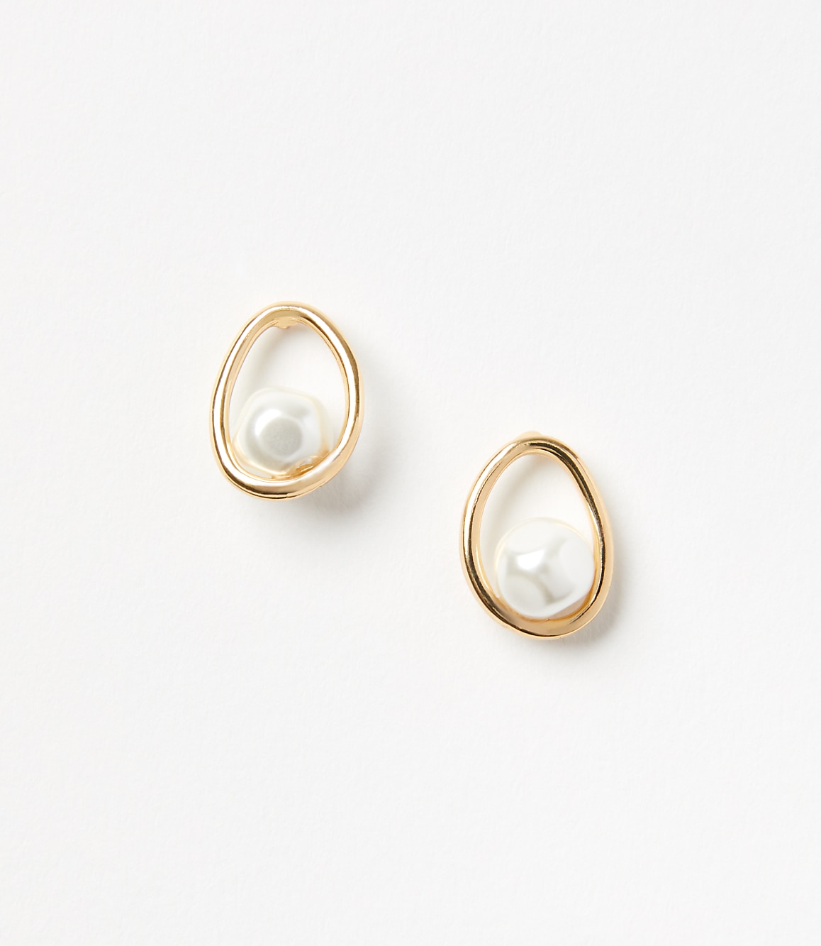 Pearlized Stud Earrings