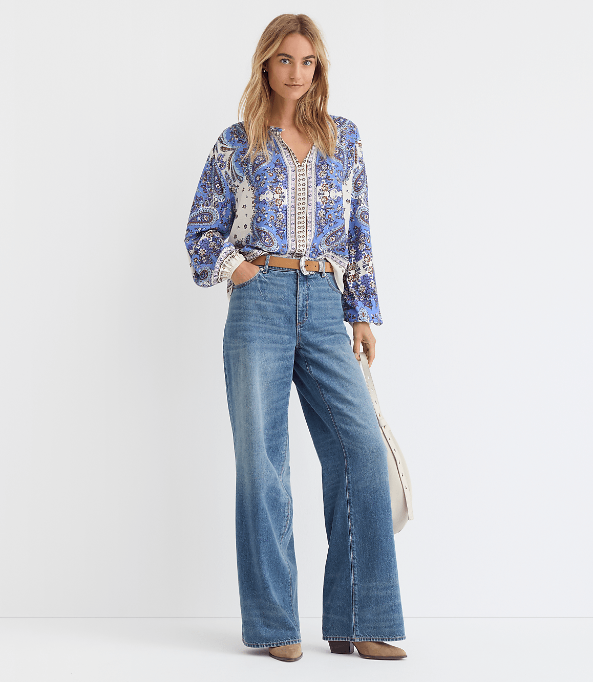 Petite Mid Rise Wide Leg Jeans in Classic Mid Wash