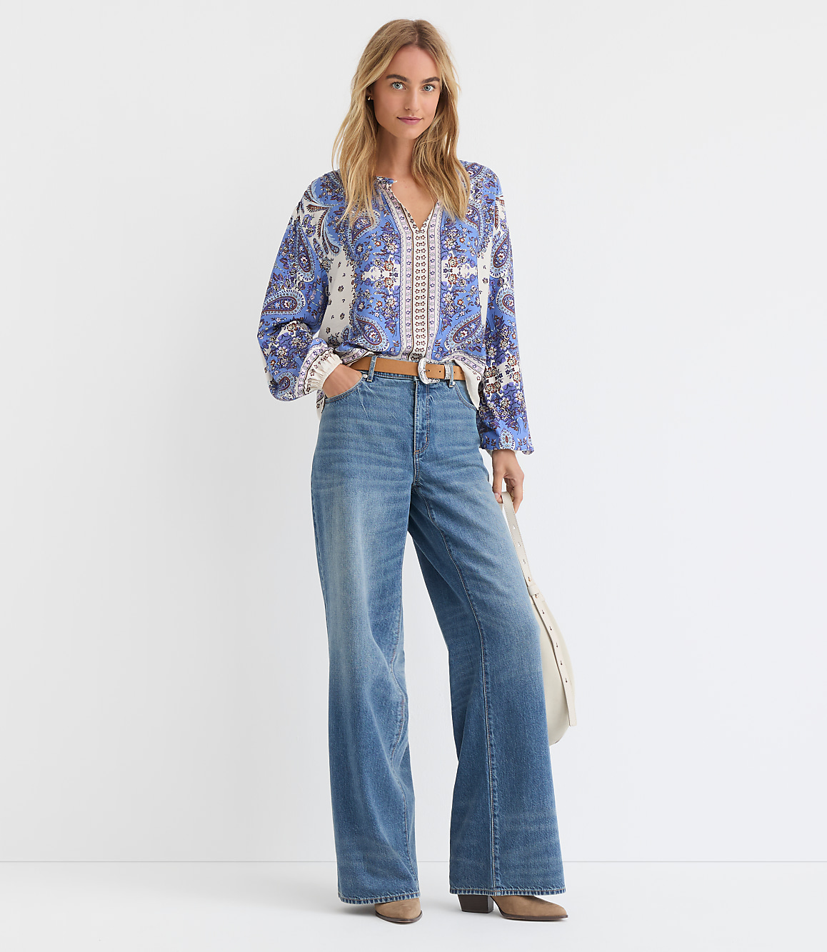 Mid Rise Wide Leg Jeans in Classic Mid Wash