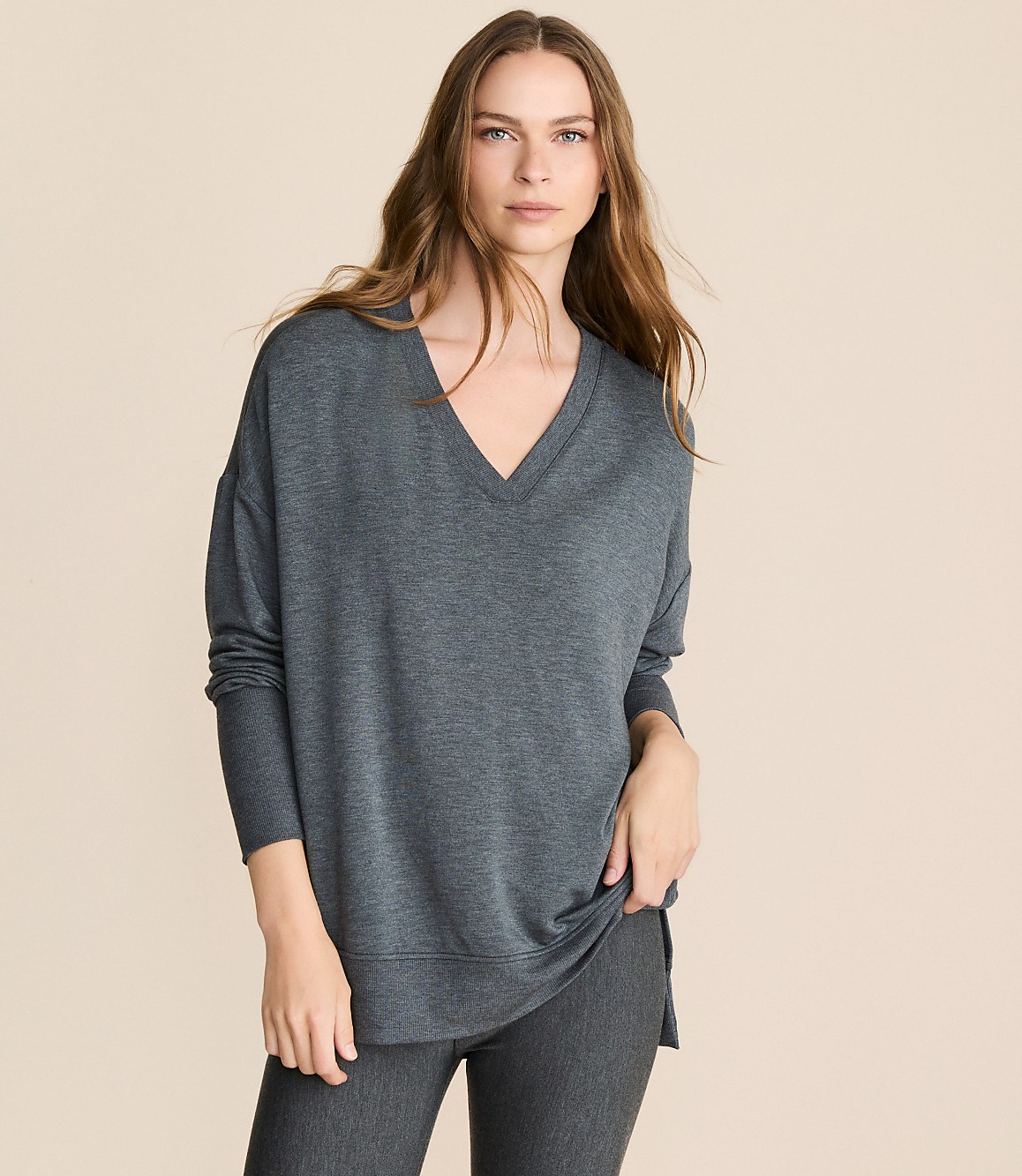 Lou & Grey Petite Ribtrim Signaturesoft V-Neck Tunic Top