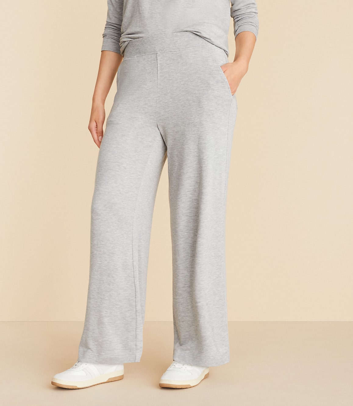 Lou & Grey Heathered Signaturesoft Wide Leg Pants