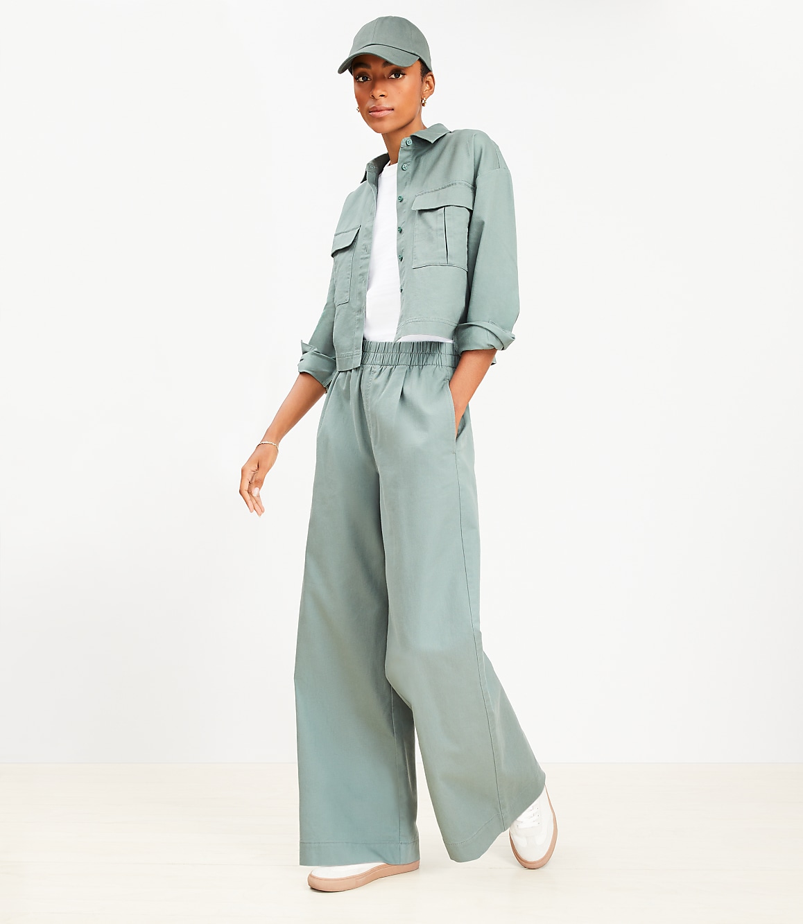 Petite Pleated Pull On Wide Leg Pants in Twill