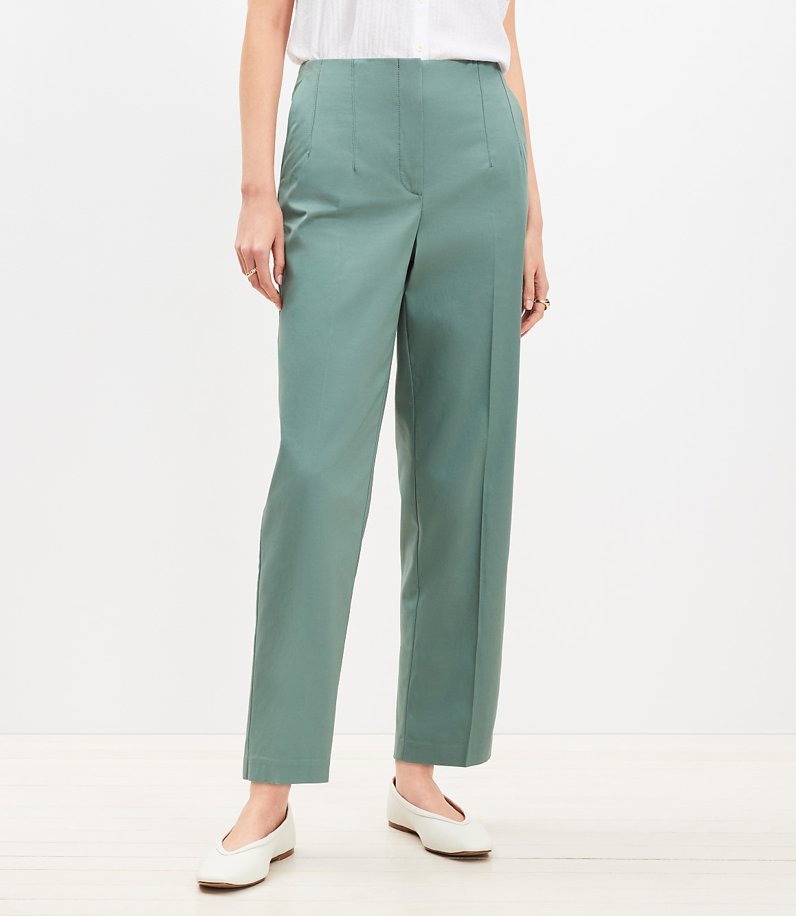 Curvy Darted Straight Pants in Twill