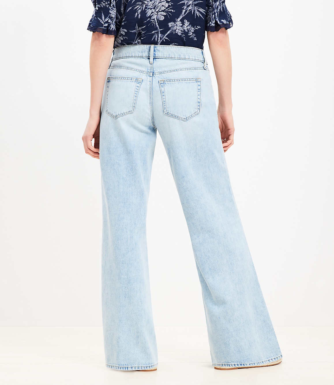 Petite Curvy Mid Rise Wide Leg Jeans in Light Wash