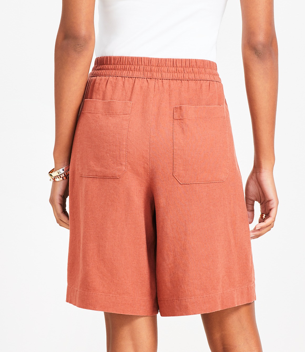 Pull On Bermuda Shorts in Linen Blend