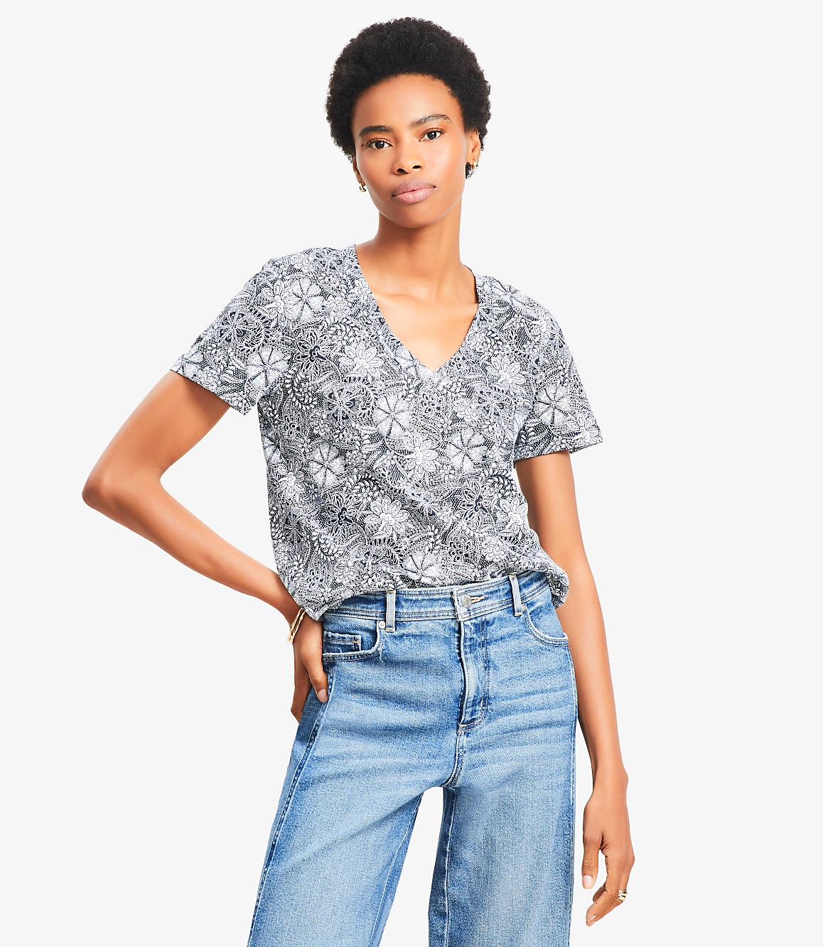 Deco Everyday V-Neck Tee