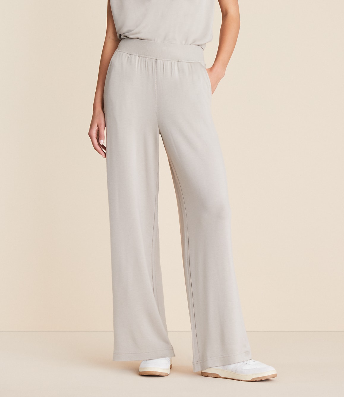 Lou & Grey Signaturesoft Wide Leg Pants