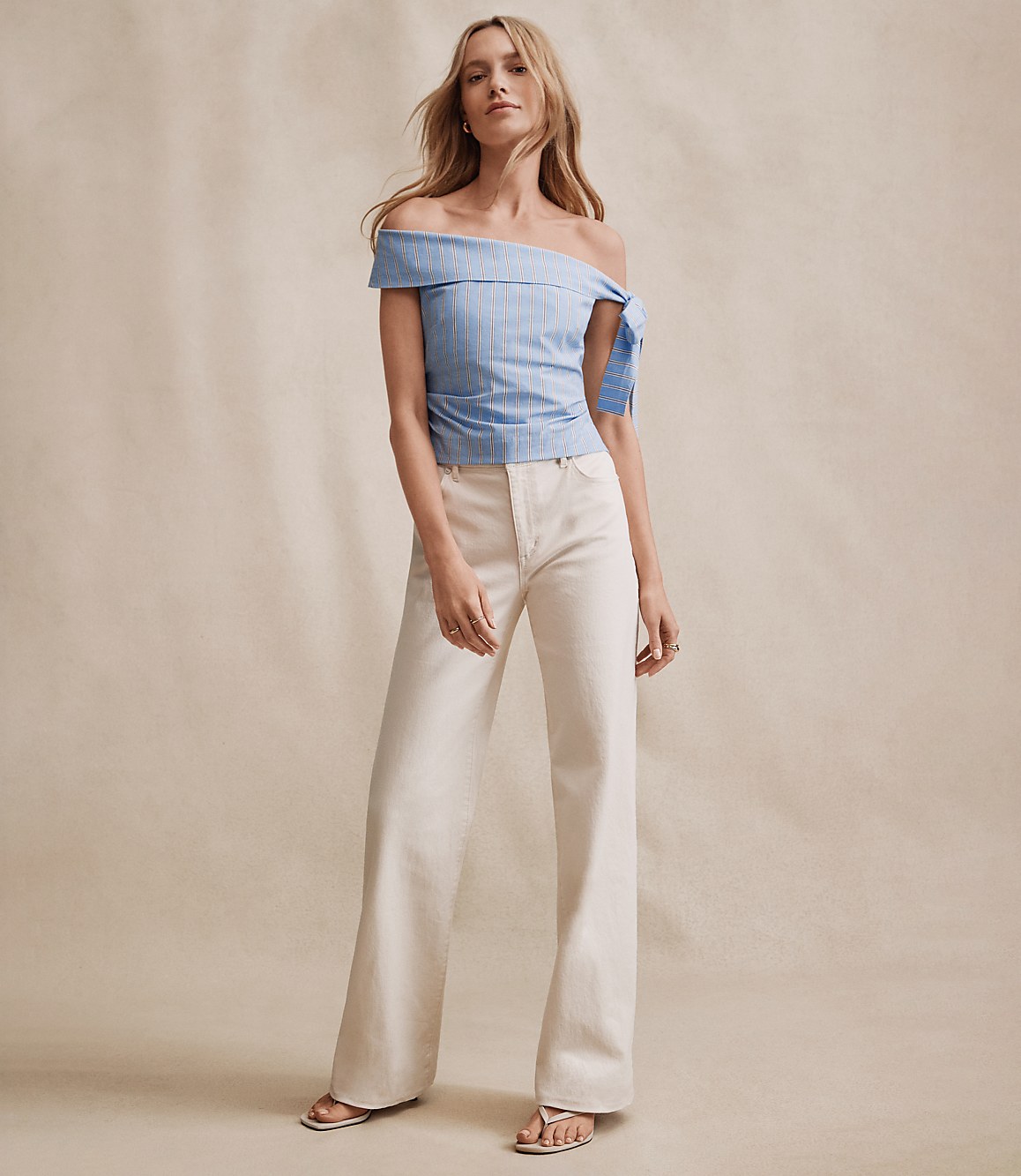 Petite Mid Rise Wide Leg Jeans in Ivory