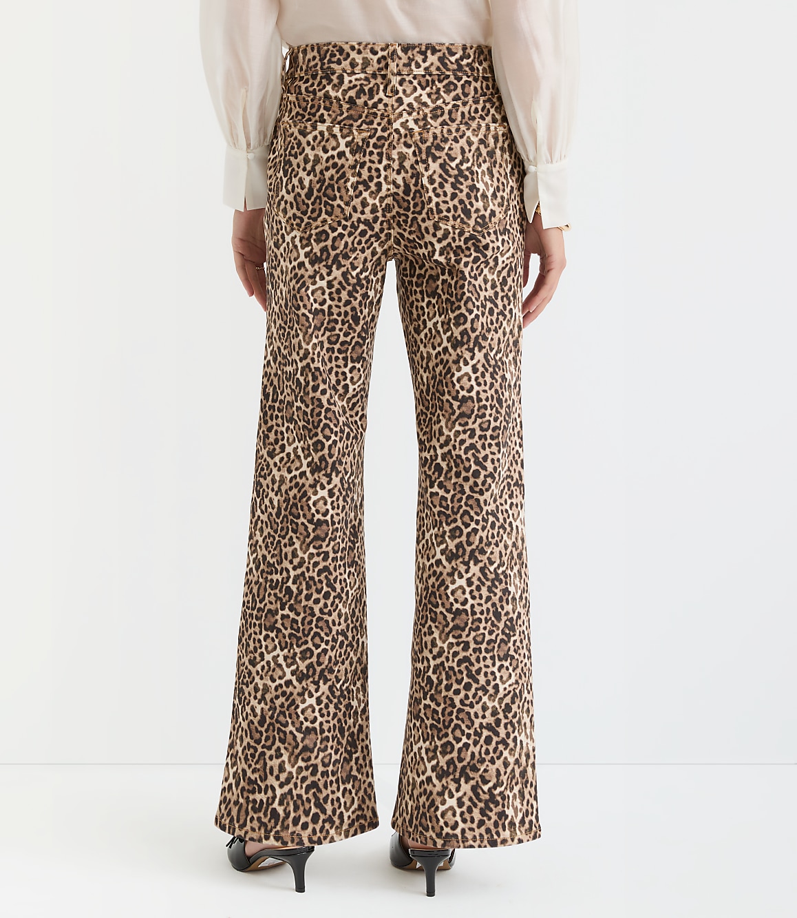 Curvy High Rise Wide Leg Jeans in in Leopard Print