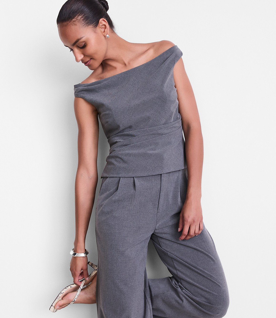 LOFT Versa Seasonless Stretch Off The Shoulder Top in Heather