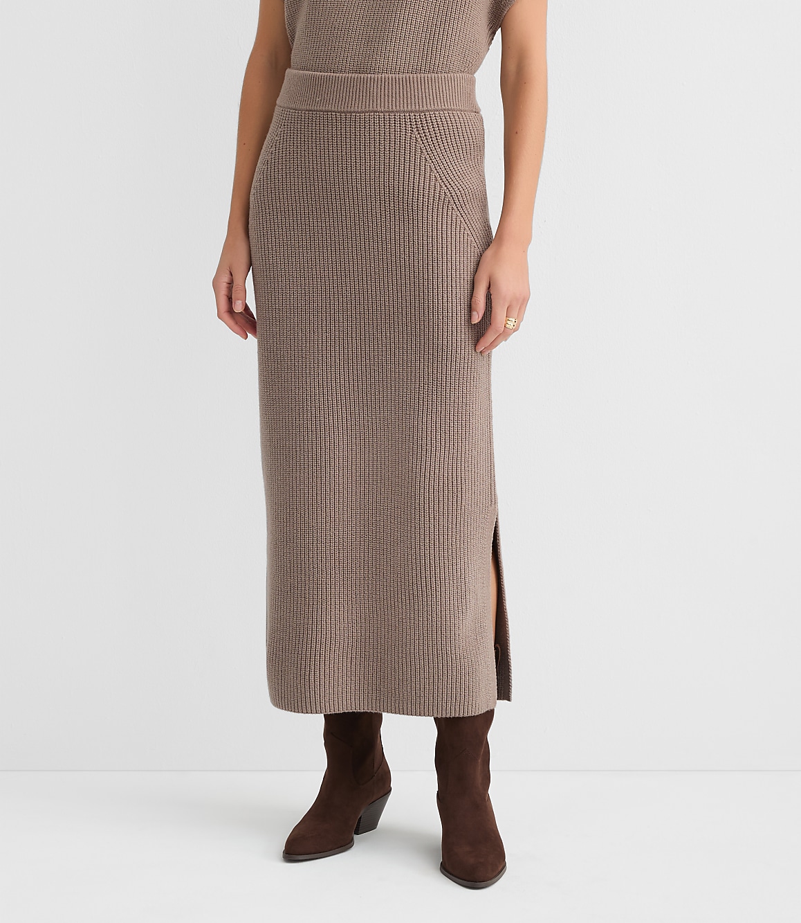 Ribbed Midi Sweater Skirt