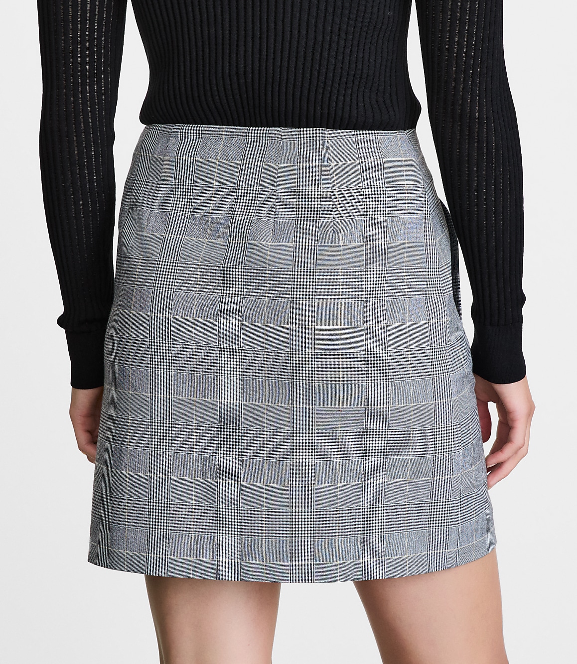 LOFT Versa Seasonless Stretch Pocket Mini Skirt in Plaid