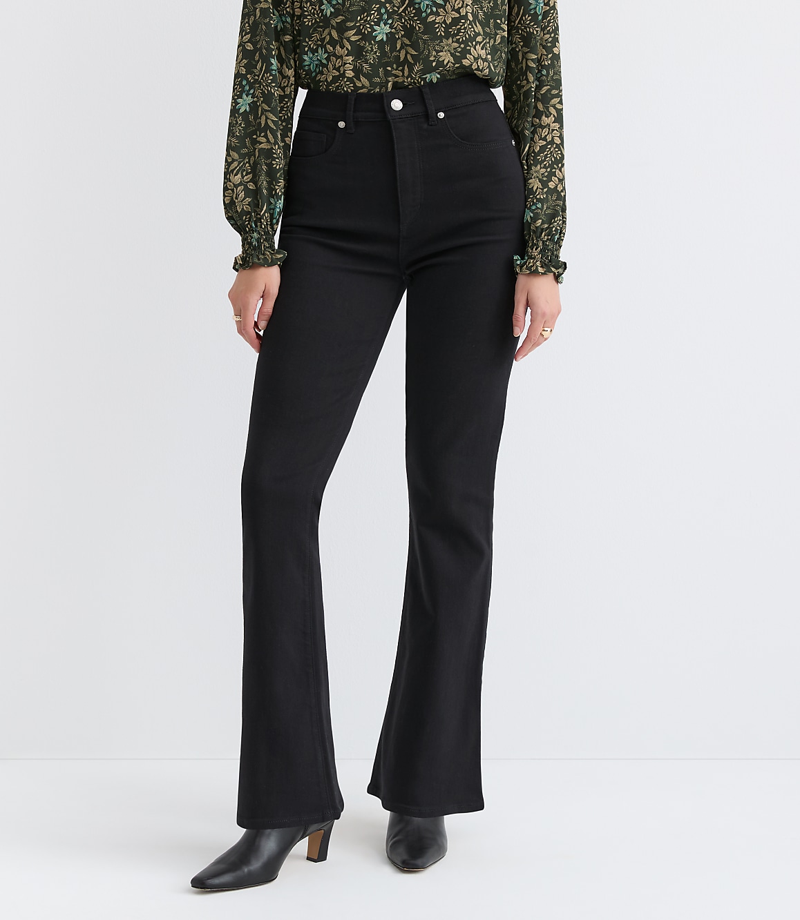 Curvy High Rise Slim Flare Jeans in Jet Black Wash