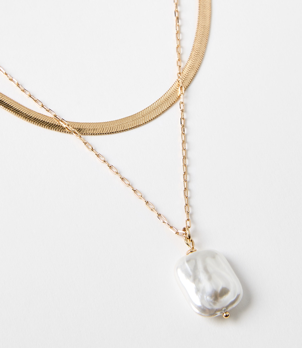 Pearlized Layered Chain Link Necklace Set