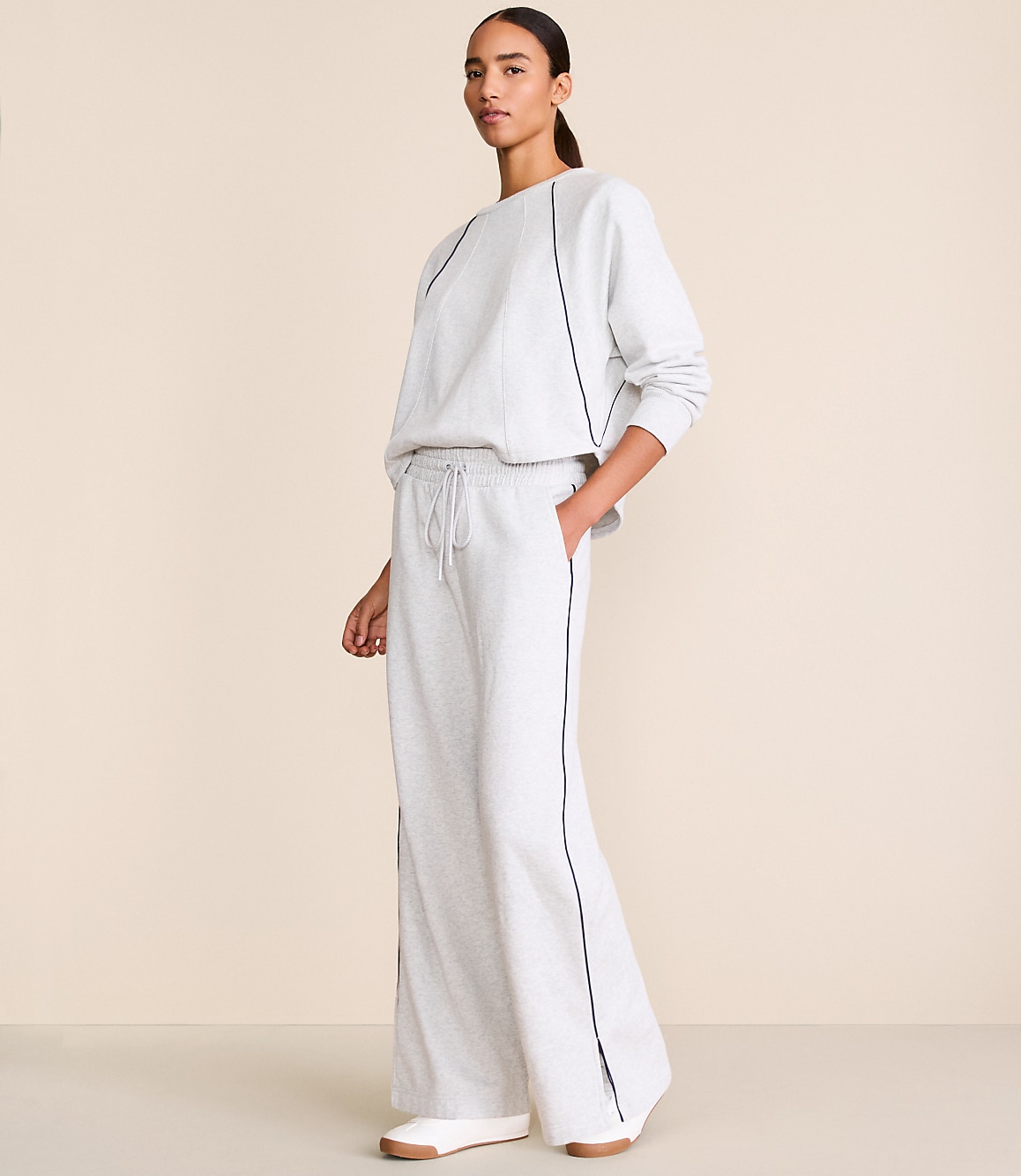 Lou & Grey Heathered Piped Elite Fleece Wide Leg Sweatpants