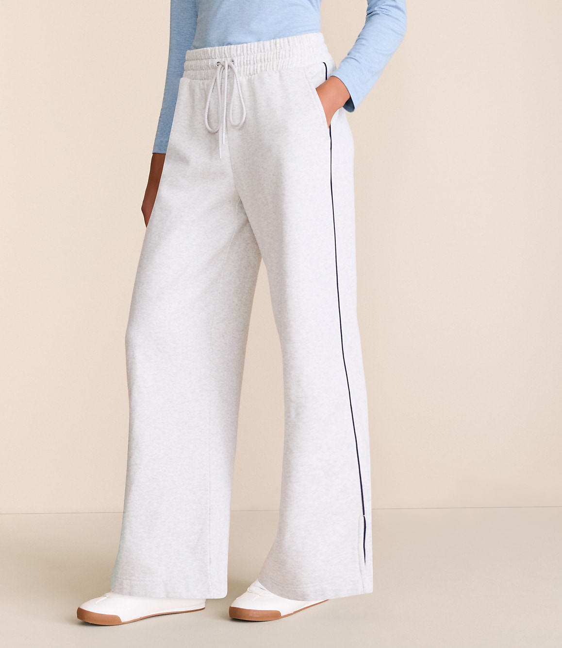 Lou & Grey Heathered Piped Elite Fleece Wide Leg Sweatpants