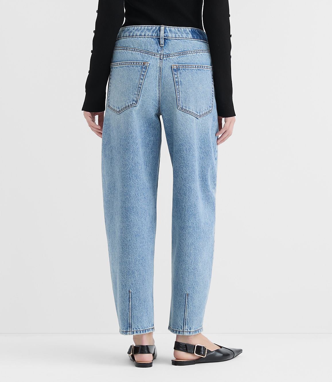 Rivete Curvy Mid Rise Barrel Jeans in Aura Wash