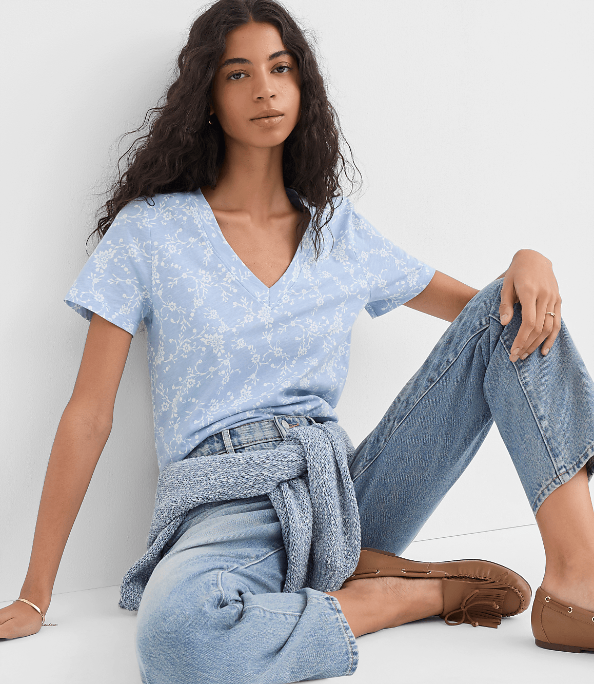 Bouquet Everyday V-Neck Tee