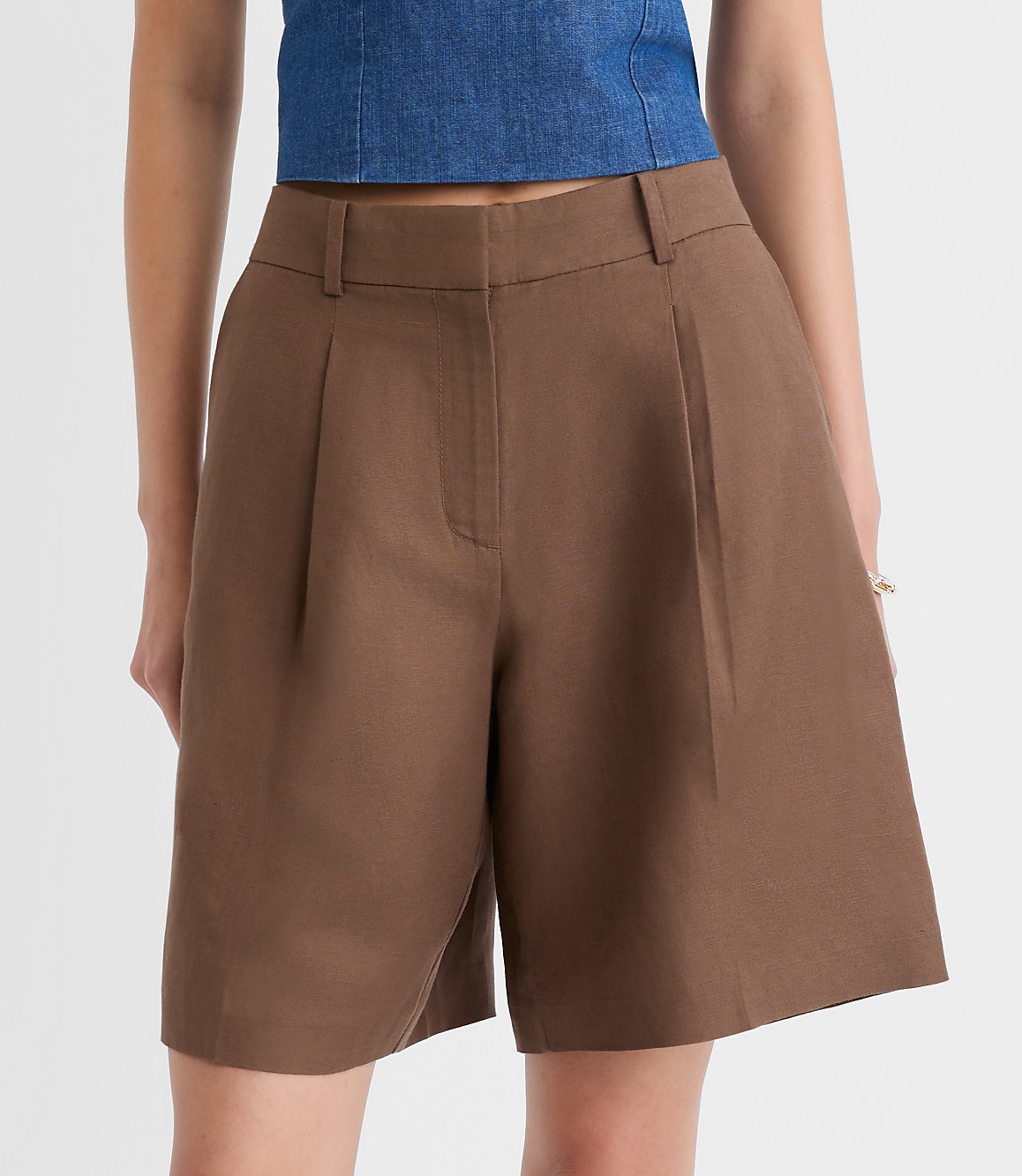 Bermuda Shorts in Linen Blend