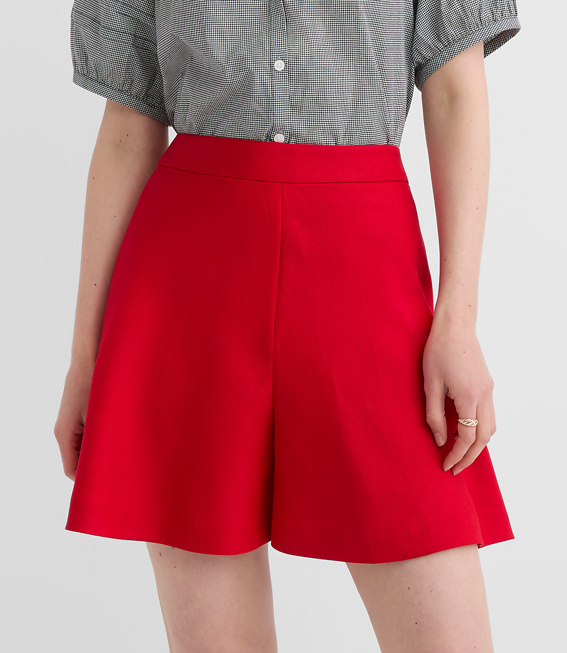 Side Zip Shorts in Linen Blend