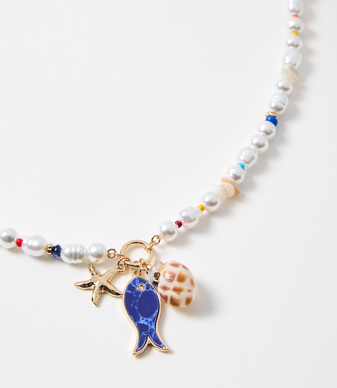 Pearlized Fish & Seashell Pull Tie Necklace