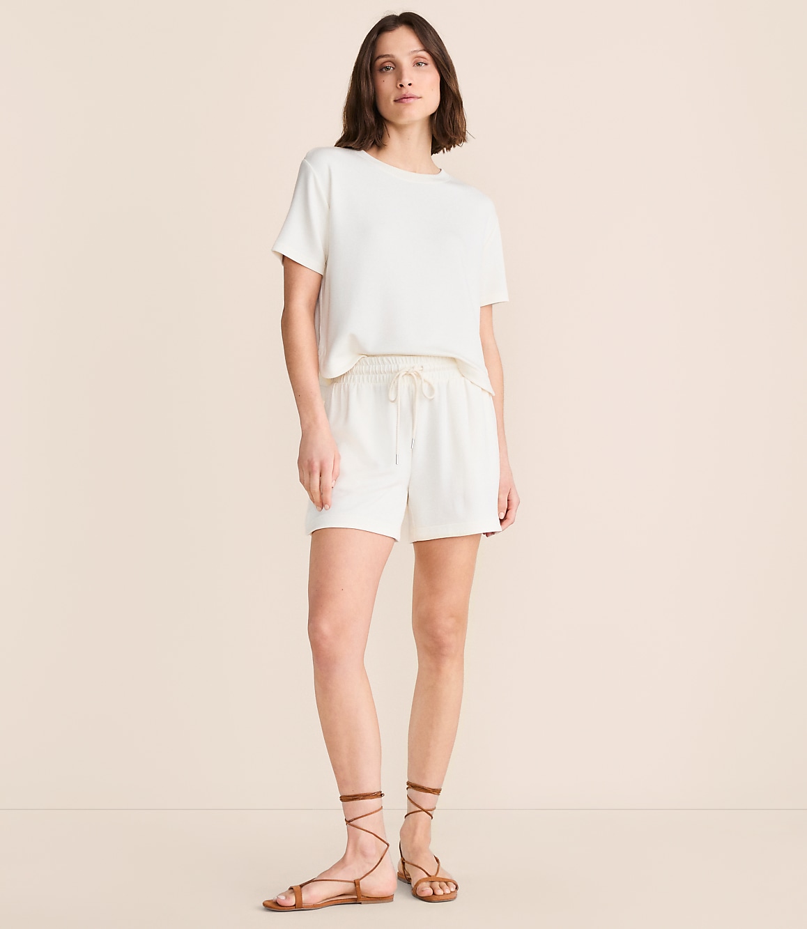 Lou & Grey Lightweight Scubasoft Rounded Hem Shorts