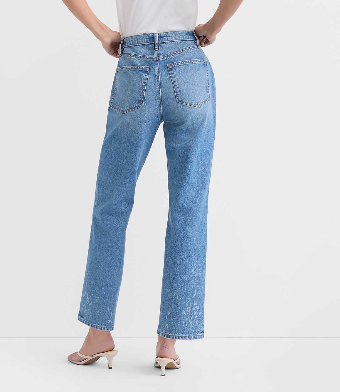 Rivete High Rise Straight Jeans in Bleach Out Wash