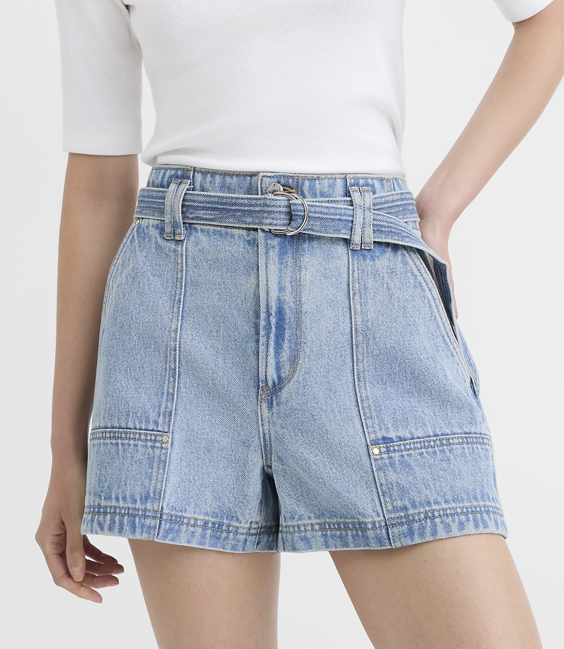 Rivete Petite Belted Denim Utility Shorts in Light Vintage Indigo