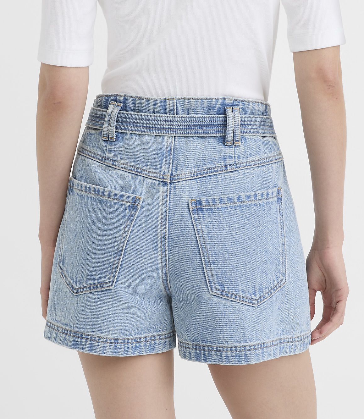 Rivete Petite Belted Denim Utility Shorts in Light Vintage Indigo