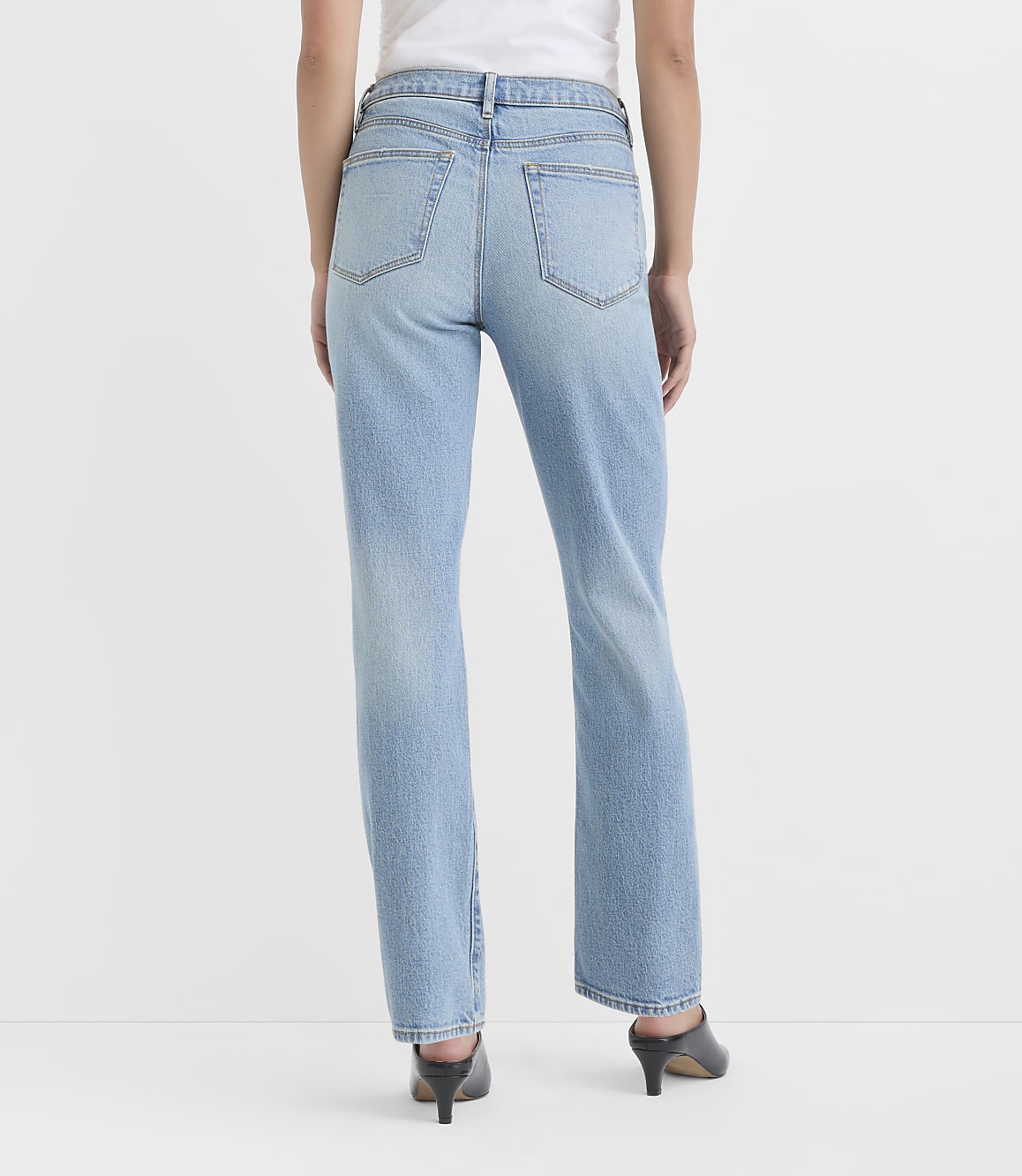 Rivete Petite Curvy Mid Rise Stovepipe Jeans in Aura Wash