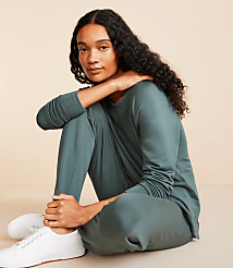 Lou & Grey Signaturesoft Sweatshirt carousel Product Image 3