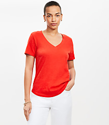 Petite Everyday V-Neck Tee carousel Product Image 1
