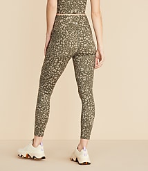 Lou & Grey Animal Print Side Pocket 7/8 Leggings carousel Product Image 3