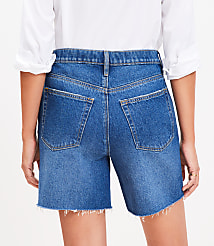 Frayed Boyfriend Shorts in Authentic Vintage Mid Wash carousel Product Image 3