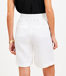 Petite Bermuda Shorts in Linen carousel Product Image 3