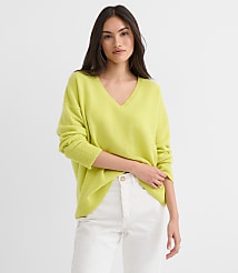 Relaxed V-Neck Cashmere Sweater carousel Product Image 1