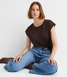 Modern Wedge Tee carousel Product Image 1