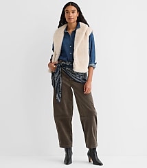 Petite Modern Faux Fur Pocket Vest carousel Product Image 3