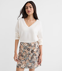 V-Neck Relaxed Everyday Sweater carousel Product Image 1