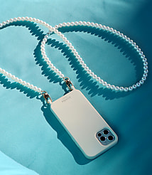Cord&eacute;e Pearly Phone Chain carousel Product Image 3
