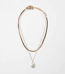 Pearlized Layered Chain Link Necklace Set carousel Product Image 1