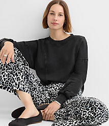 Seamed Modern Sweatshirt carousel Product Image 1