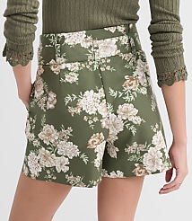 Round Buckle Belted Shorts in Floral carousel Product Image 3
