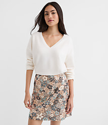 Petite V-Neck Relaxed Everyday Sweater carousel Product Image 1