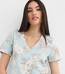 Floral Everyday V-Neck Tee carousel Product Image 1