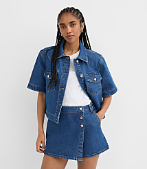 Rivete Short Sleeve Denim Jacket in Medium Stone Wash