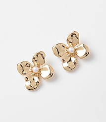 Pearlized Floral Stud Earrings carousel Product Image 1