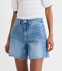 Rivete Fresh Cut Seamed Boyfriend Shorts in Light Wash carousel Product Image 3