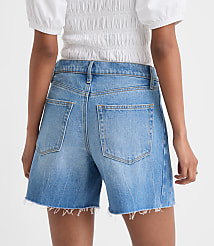 Rivete Petite Curvy Fresh Cut Seamed Boyfriend Shorts in Light Wash carousel Product Image 2