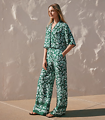 Petite Fluid Pull On Wide Leg Pants in Floral Twill carousel Product Image 1